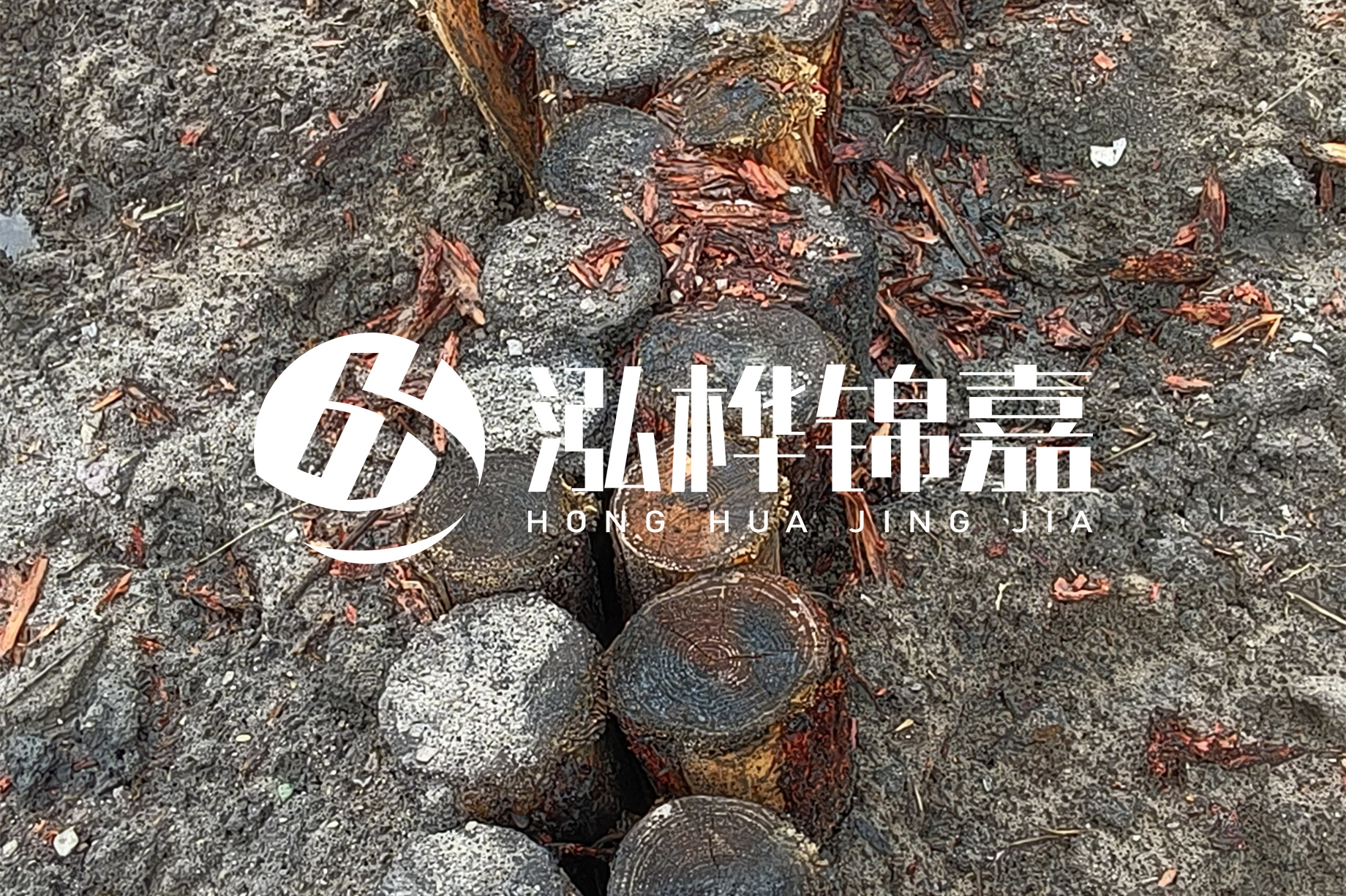 魚(yú)塘淤泥太多怎么清理？挖掘機(jī)清除淤泥的作用及方法