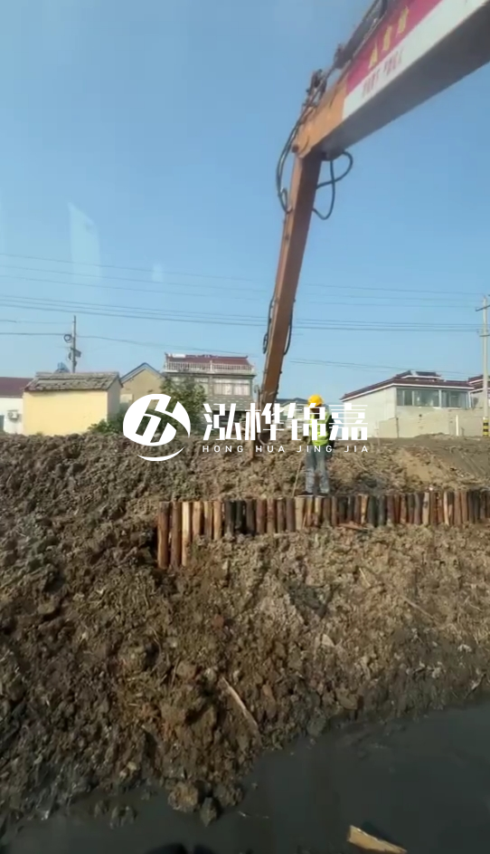 畢節(jié)市挖機打木樁專業(yè)施工-河道護(hù)坡木樁會不會腐爛？